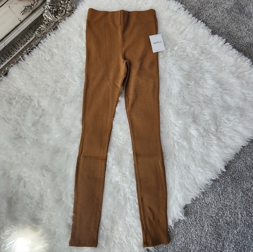 Forever 21 High Waist Ribbed Knit Leggins. Size Small. New.